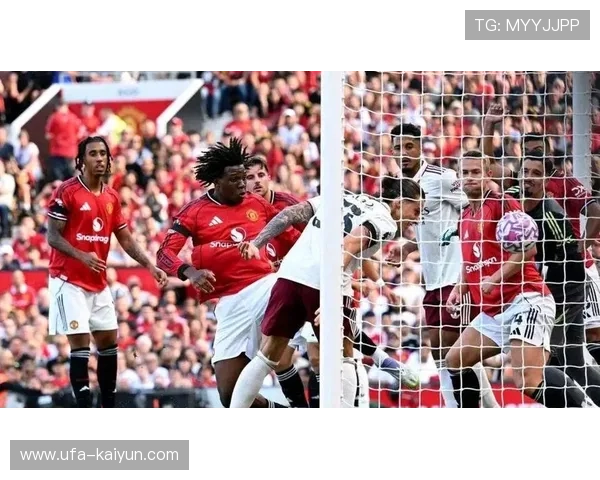 库尼亚流动三叉戟，曼联锋线组合试验